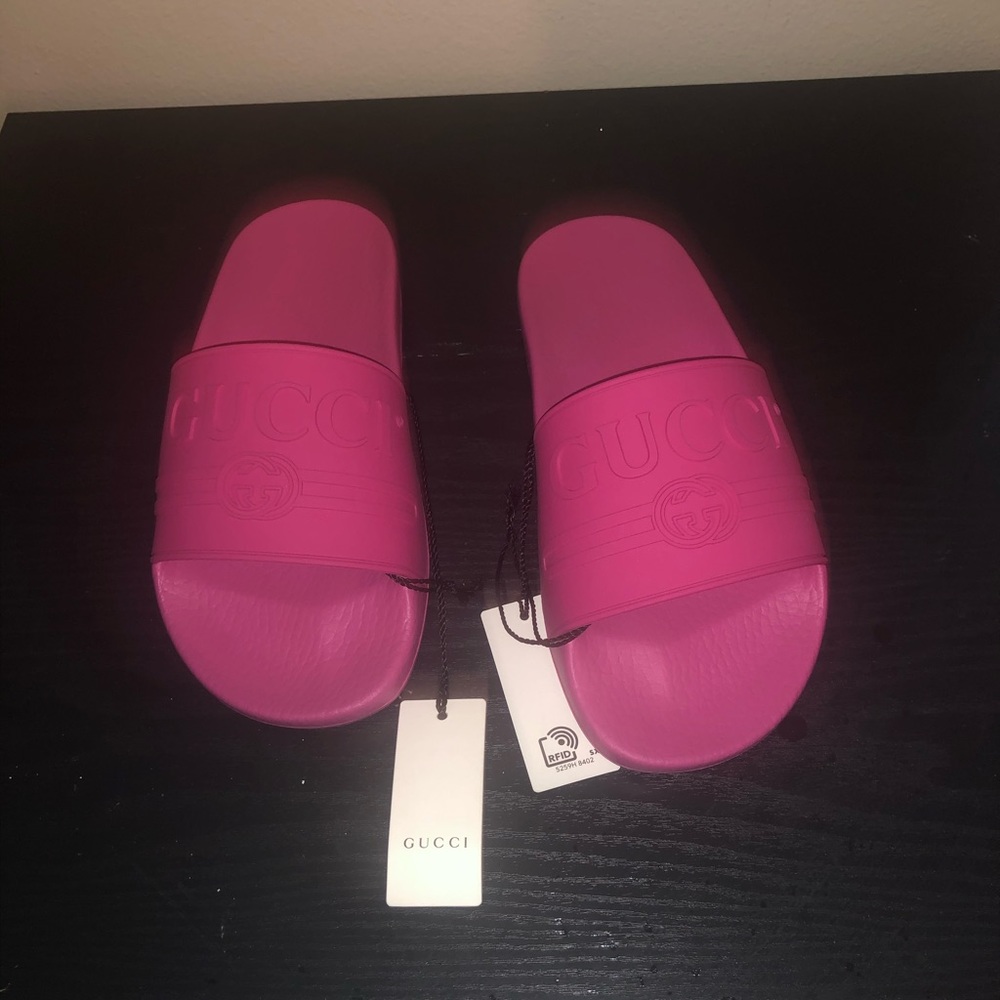 Pink Gucci slides size 37!!